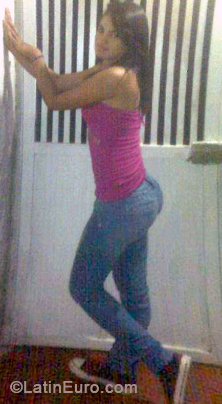 Date this gorgeous Venezuela girl Bele from Apure VE107