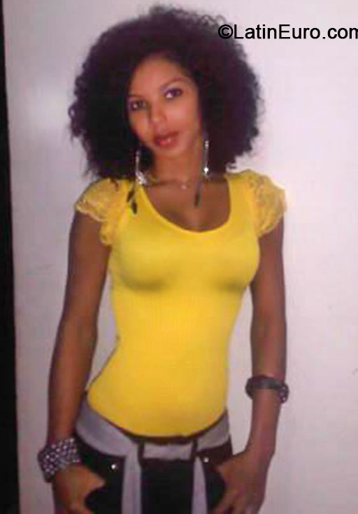 Date this gorgeous Dominican Republic girl Rossy from Cotui DO17938
