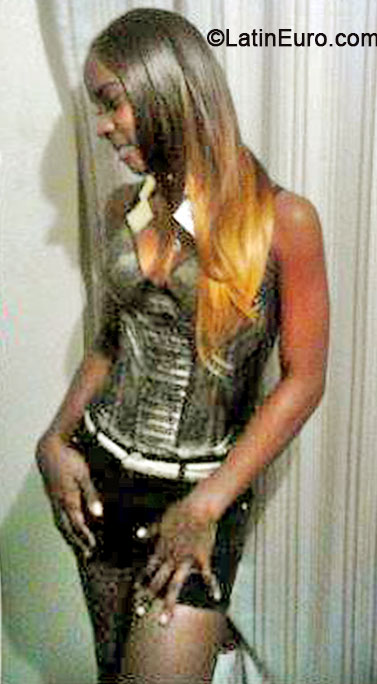 Date this foxy Jamaica girl Sharona from Ocho Rios JM1452