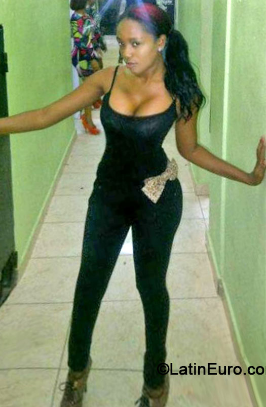 Date this funny Dominican Republic girl Bianni from Santo Domingo DO18002