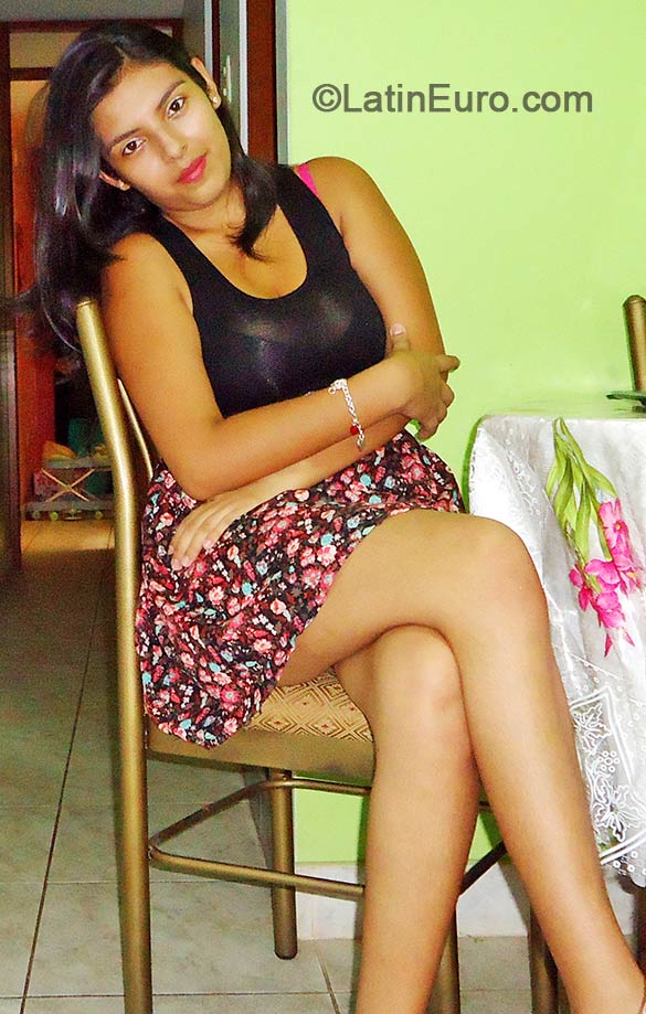 Date this young Peru girl Lourdes from Lambayeque, PE892