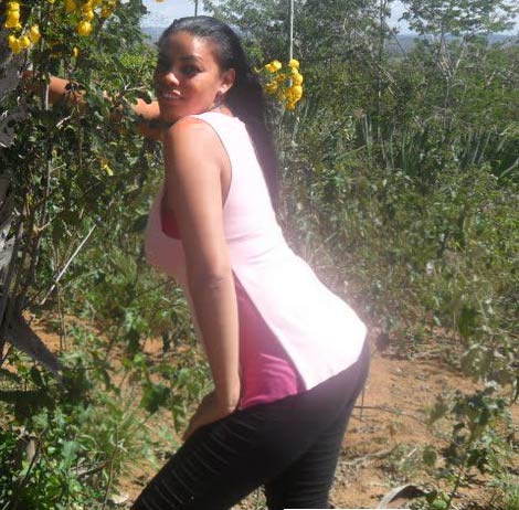 Date this fun Brazil girl Elisangela from Salvador BR8537