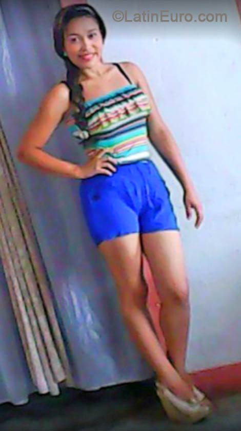 Date this charming Colombia girl Alejandra from Bogota CO14854