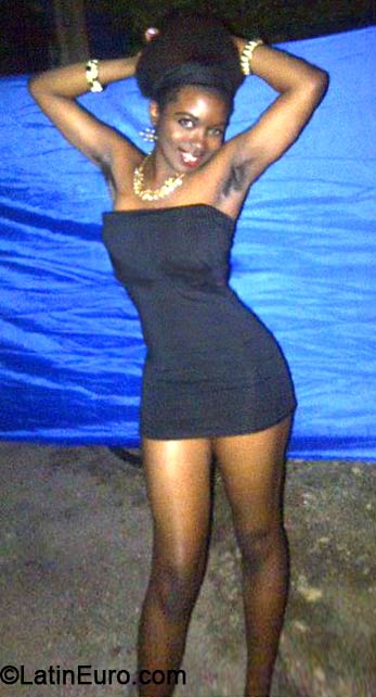 Date this athletic Jamaica girl Shaunti from Kingston JM1548