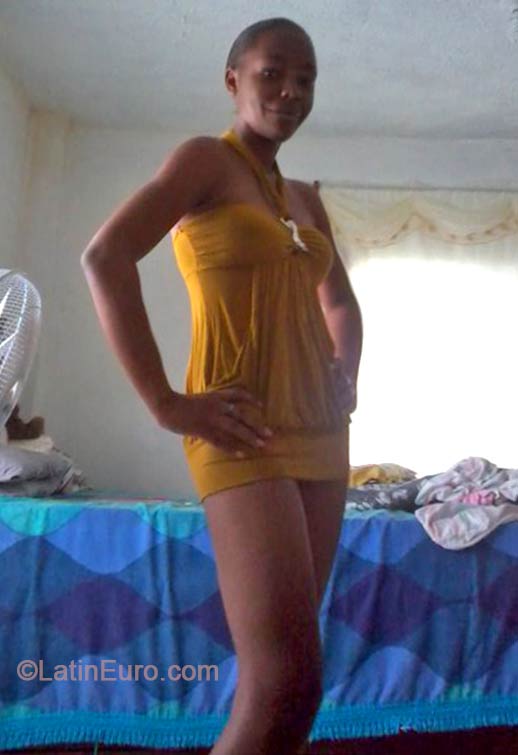 Date this sultry Jamaica girl Kimberly from St. Mary JM1553