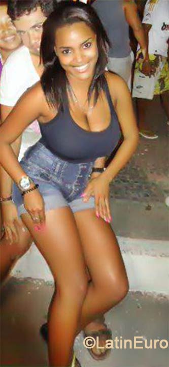 Date this pretty Brazil girl Daniela Araujo from Vitoria BR8638