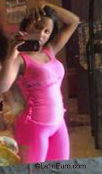 Date this attractive Jamaica girl Shantal from St. Ann JM1596