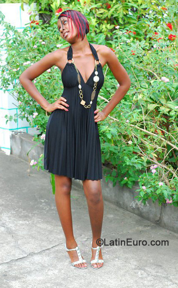 Date this nice looking Jamaica girl Treshena from St. Mary JM1607