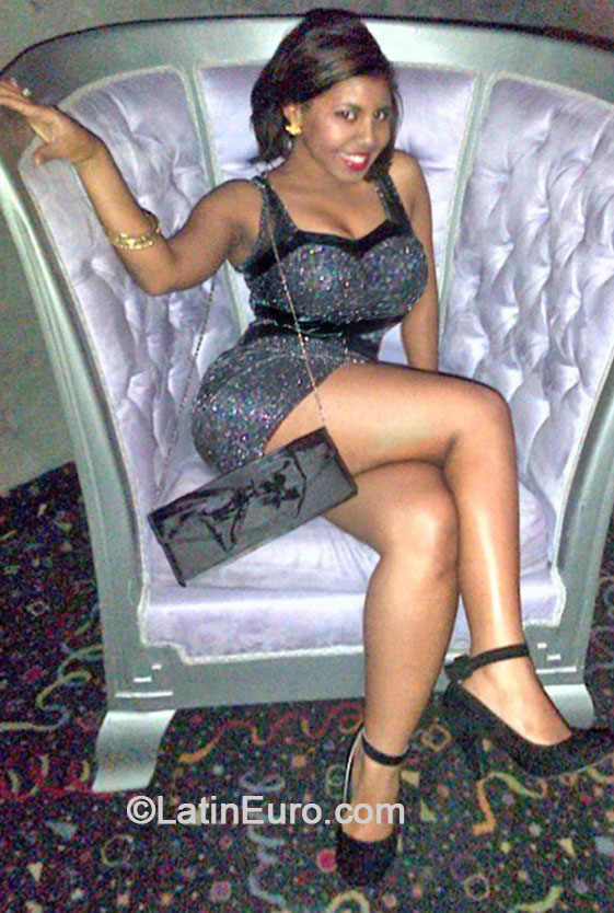 Date this hot Dominican Republic girl Dalrin from Santo Domingo DO18749