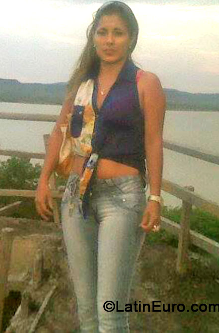 Date this tall Colombia girl Yazmin from Santa Marta CO15108