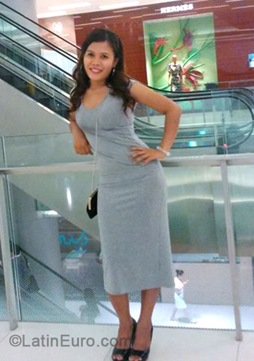 Date this charming Philippines girl Shane from Manila PH638