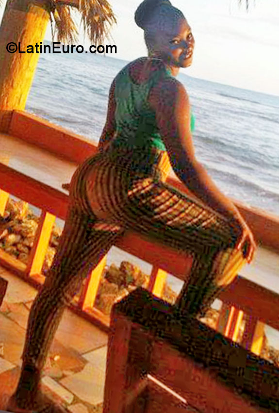 Date this pretty Jamaica girl Korana from Portmore JM1707