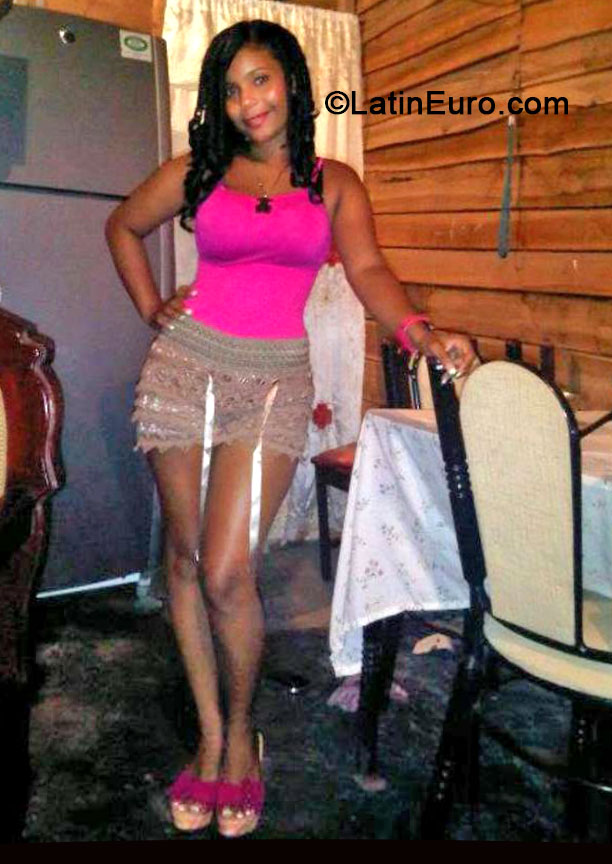 Date this passionate Dominican Republic girl Dianelva from Bonao DO19206