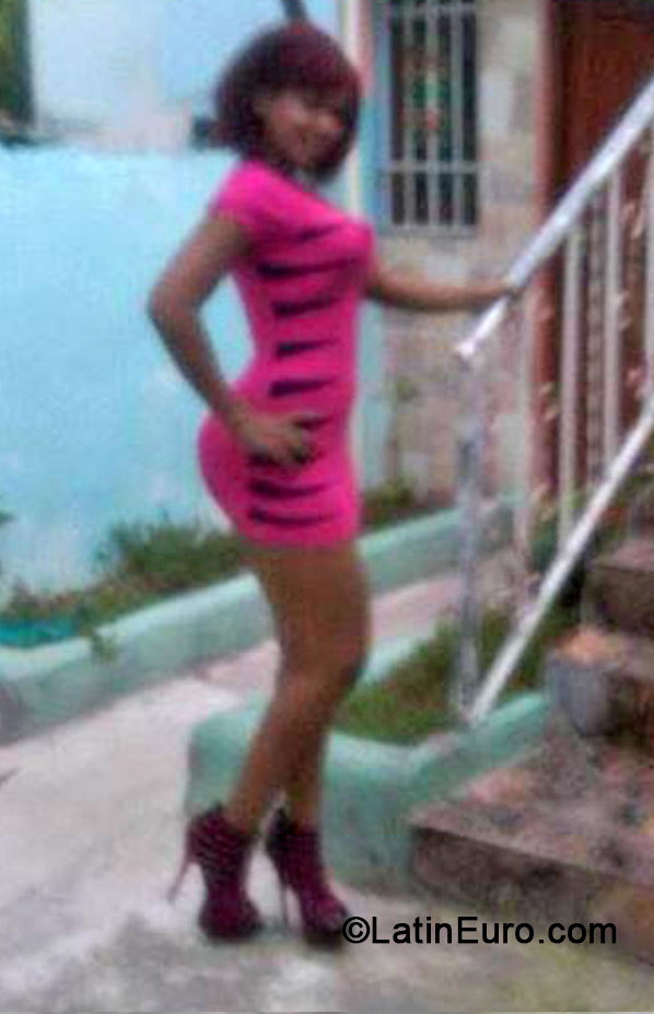 Date this hot Dominican Republic girl Aida eduvije za from La Romana DO18968