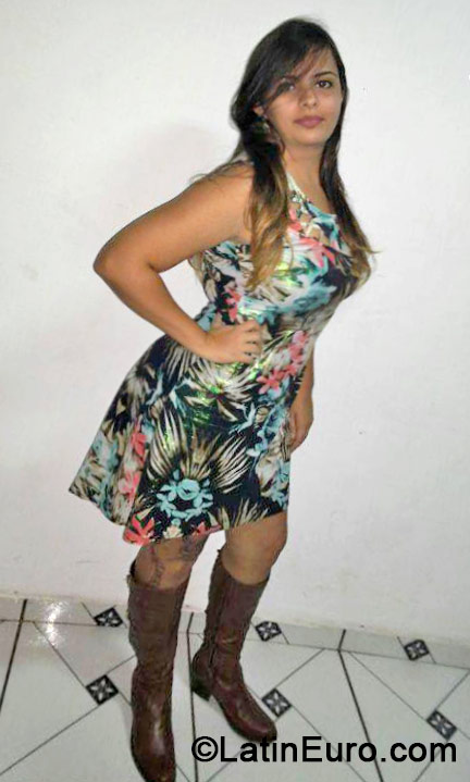 Date this good-looking Brazil girl Rubia from Orlandia BR8795