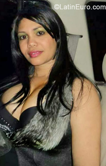 Date this attractive Dominican Republic girl Angela from santiago DO19118
