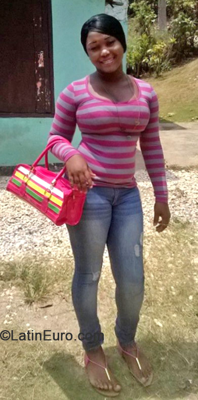 Date this young Jamaica girl Dana from Kingston JM2637