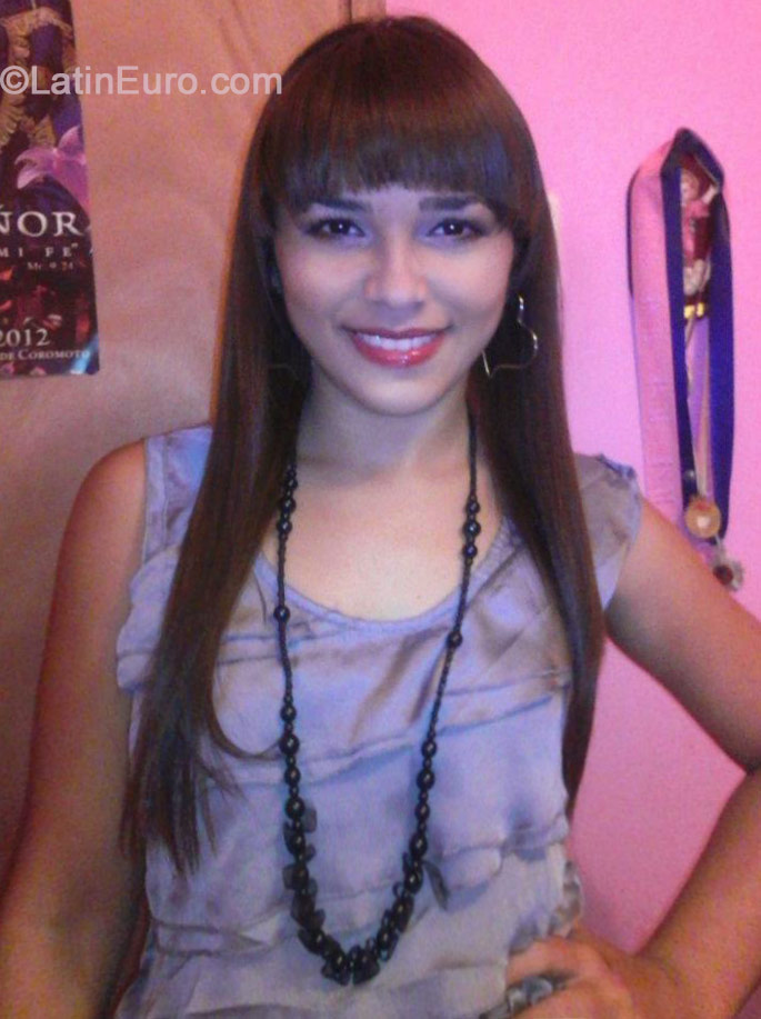 Date this exotic Venezuela girl Evelin from Maracaibo VE242