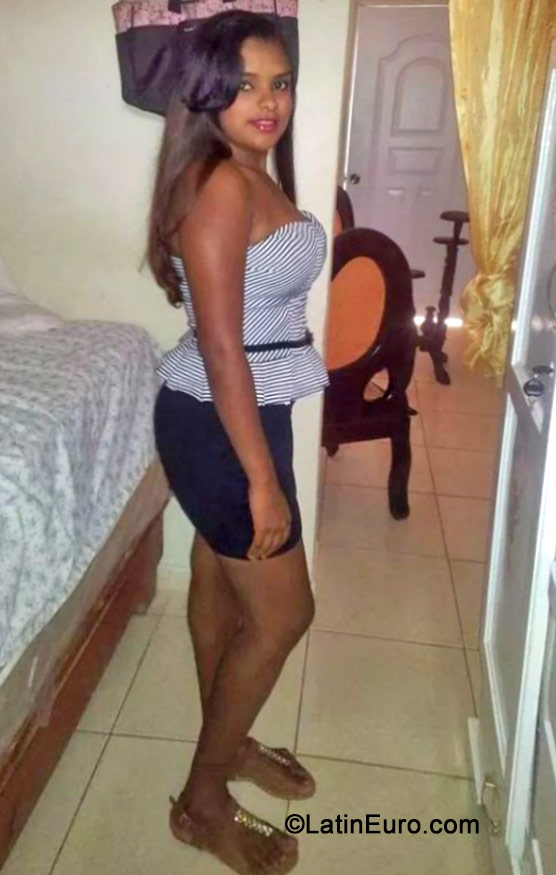 Date this passionate Dominican Republic girl Mabel from Santiago DO19203
