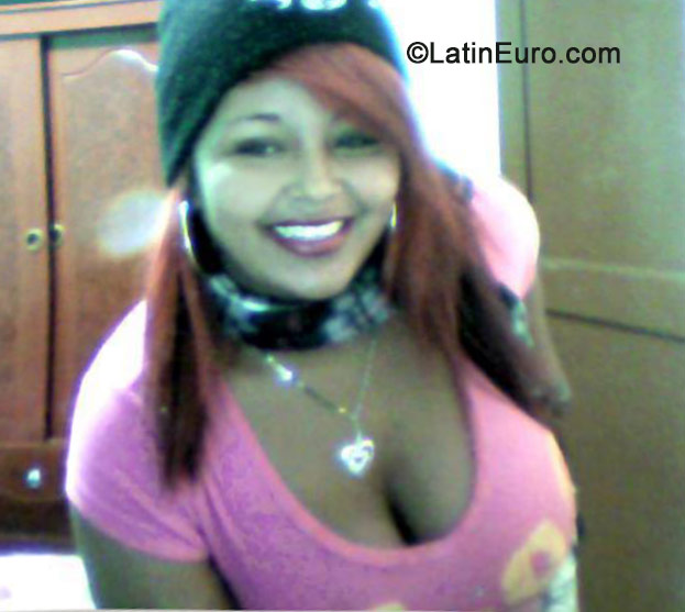 Date this foxy Colombia girl Marcela from Cartagena CO15325