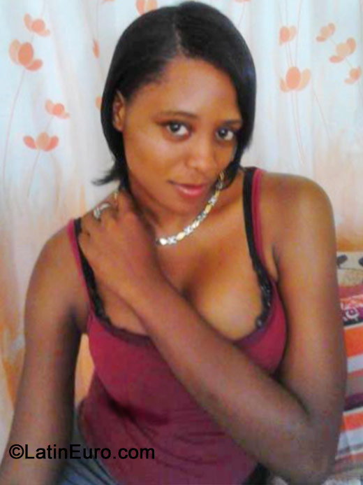 Date this sensual Jamaica girl Shanshan from Kingston JM1743