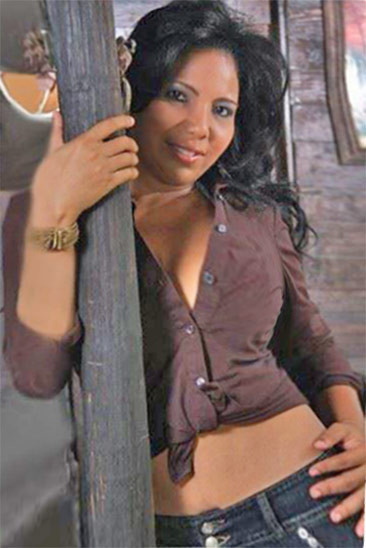 Date this exotic Colombia girl Kandy from Cartagena CO15387