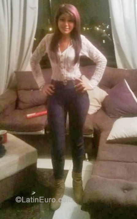 Date this young Colombia girl Andrea from Bogota CO15394