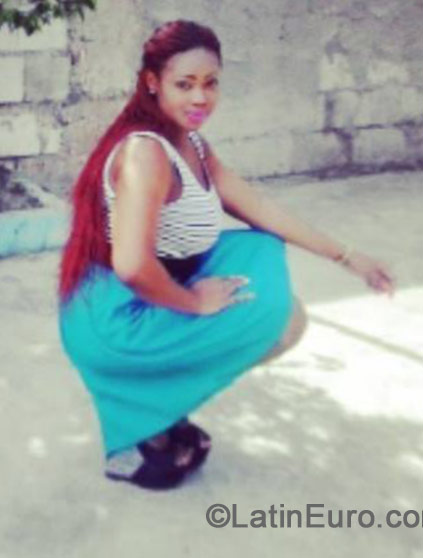 Date this foxy Jamaica girl Shaveree from St. Catherine JM1757