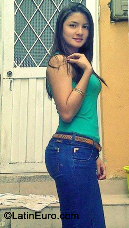 Date this happy Colombia girl Alejandra from Bogota CO15491
