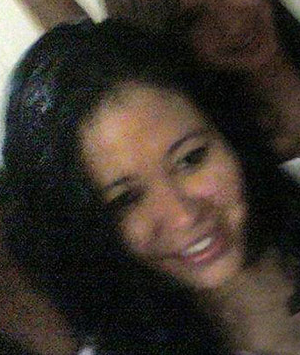 Date this happy Colombia girl Maira from Bucaramanga CO15498