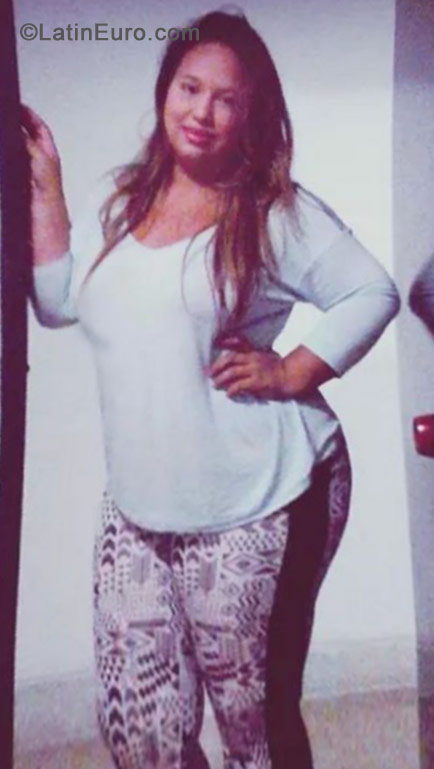Date this delightful Colombia girl Maria Fernanda from Barranquilla CO15516