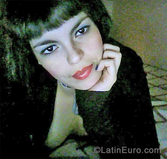 Date this hot Colombia girl Monica from Cali CO15521