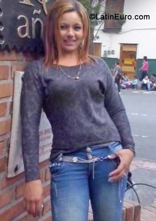 Date this good-looking Colombia girl Viviana from Medellin CO15552