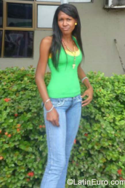 Date this tall Colombia girl Leidy from Bogota CO15758