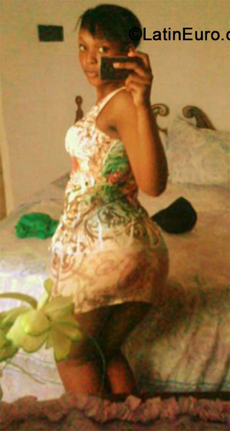 Date this hot Jamaica girl Dee from Clarendon JM1786