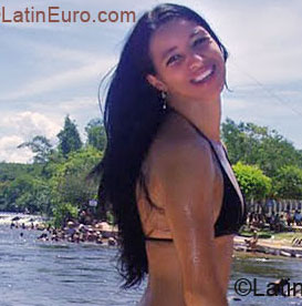 Date this charming Brazil girl Livia from BRASILIA BR9004