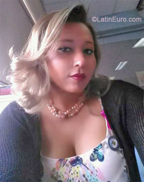Date this lovely Honduras girl Isis from Tegucigalpa HN1201