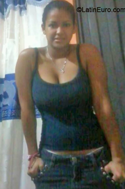 Date this lovely Colombia girl Saray from Bogota CO16192