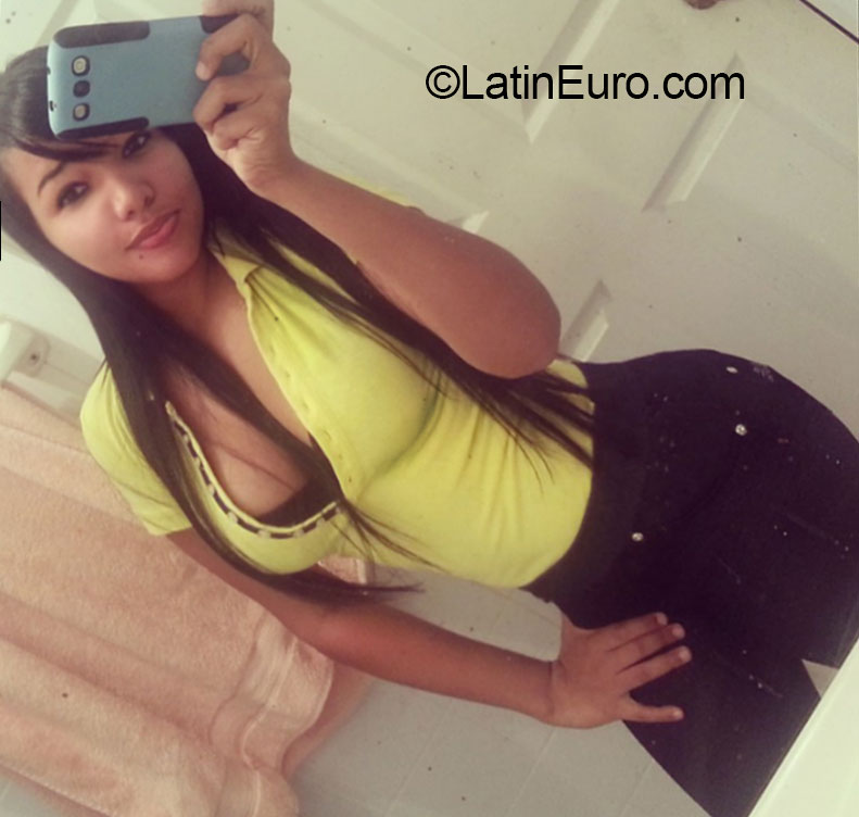 Date this georgeous Dominican Republic girl Rachel from Santo Domingo DO20296