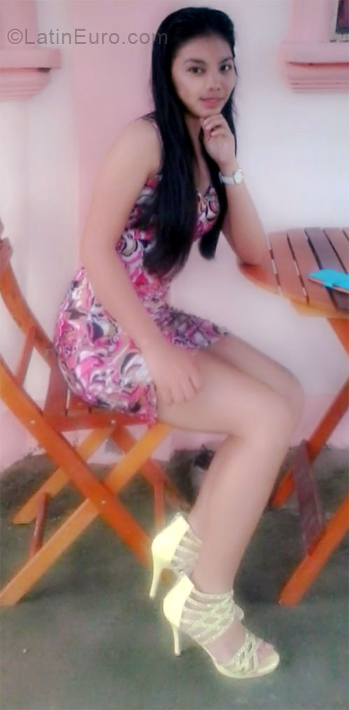 Date this delightful Philippines girl Adelin from Manila PH736