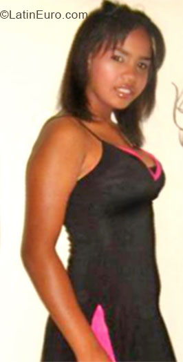 Date this tall Dominican Republic girl Astrid from La Vega DO20656