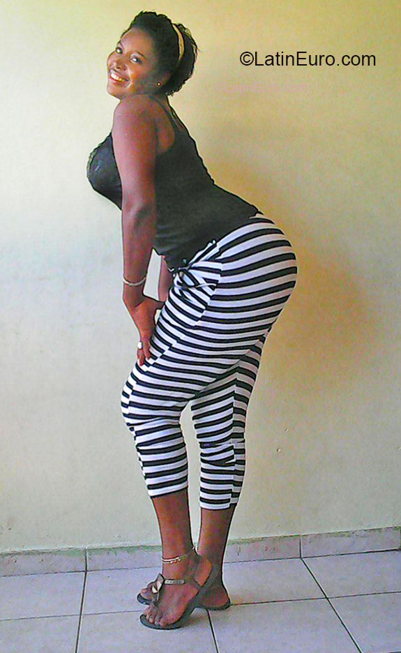 Date this tall Dominican Republic girl Euni from Santo Domingo DO20752