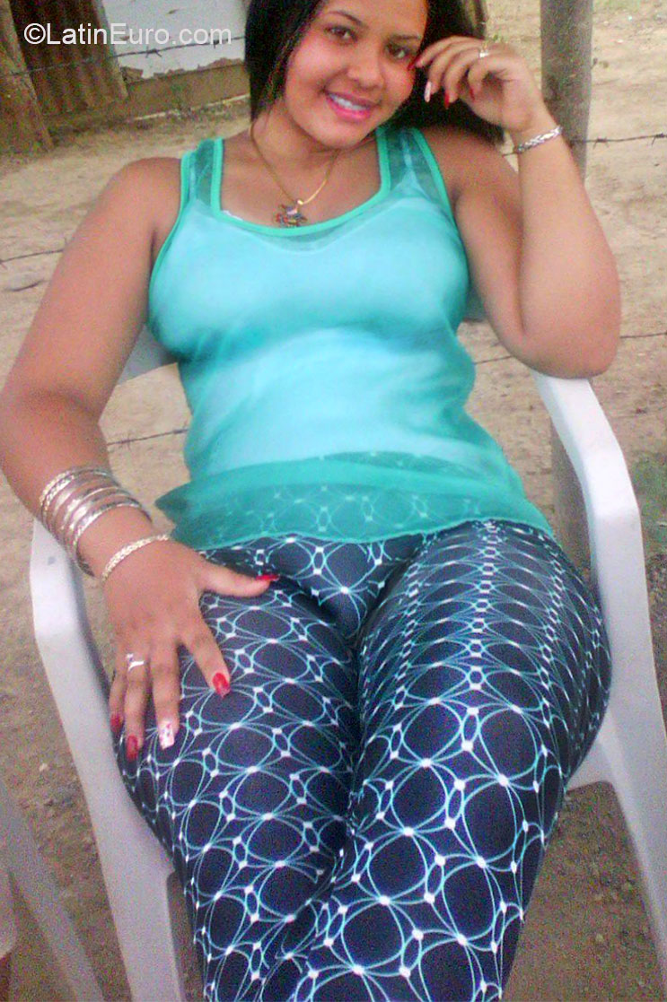 Date this pretty Dominican Republic girl Nefarty from Santiago DO20780