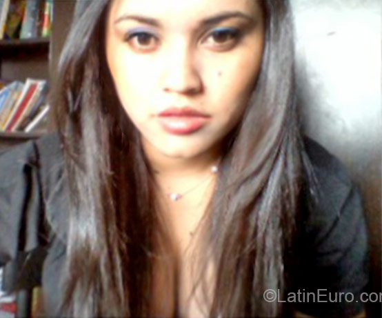 Date this attractive Colombia girl Catalina from Bogota CO16737