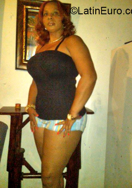 Date this young Dominican Republic girl Aridia from Santo Domingo DO21136