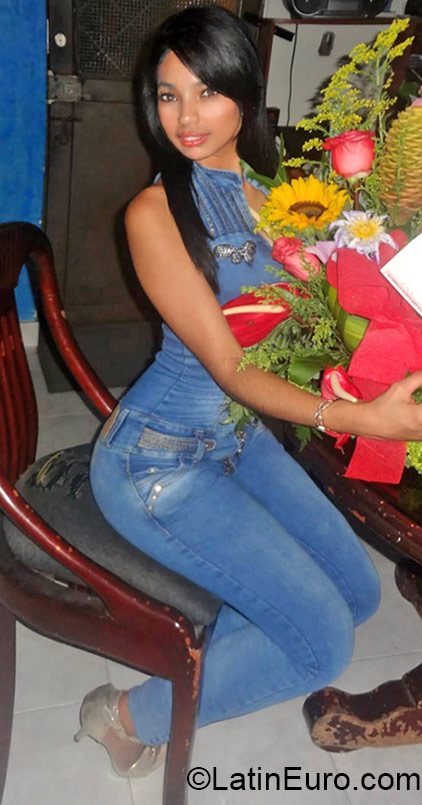 Date this charming Colombia girl Yessica from Barranquilla CO16880
