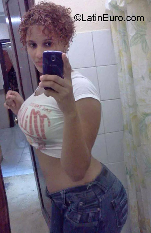 Date this georgeous Dominican Republic girl Shalez from Santo Domingo DO21221