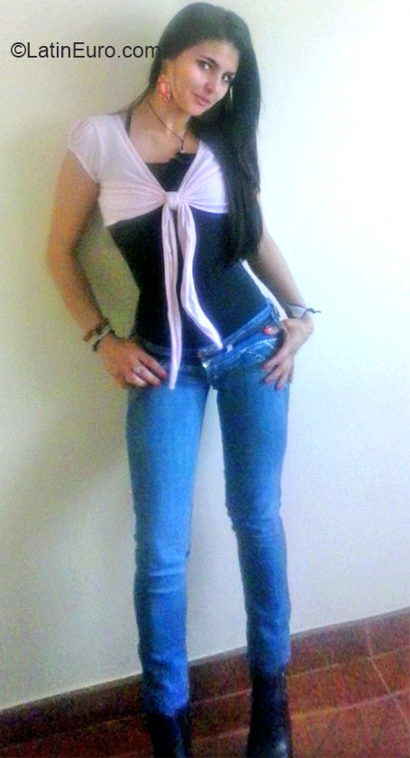 Date this delightful Colombia girl Saiyury from Bogota CO16916