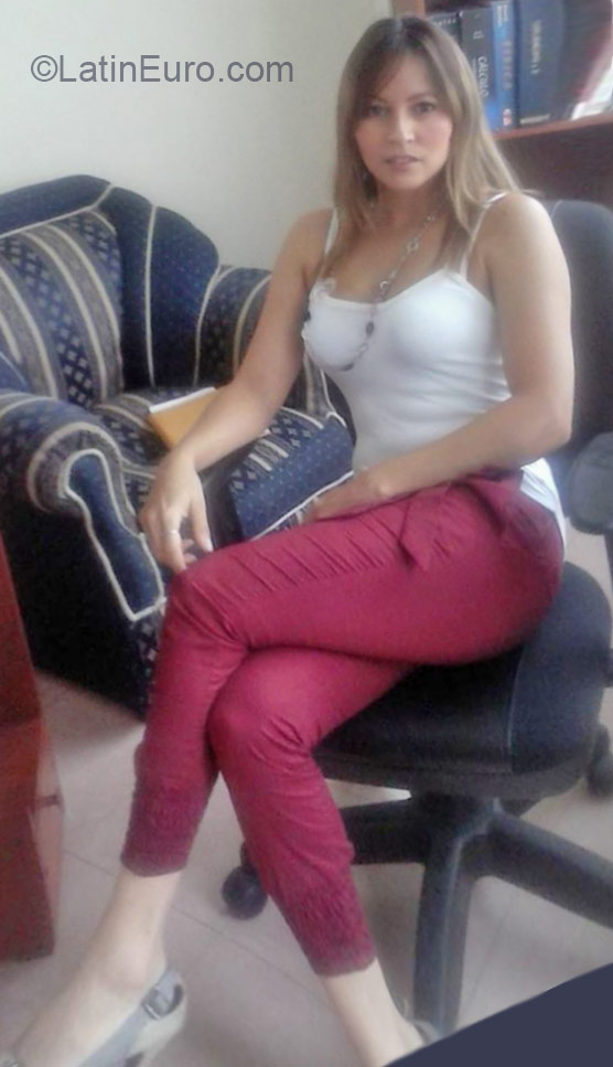 Date this exotic Colombia girl Bibiana from Bogota CO16929