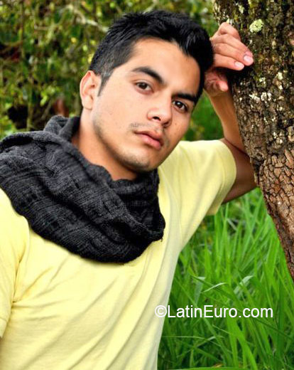 Date this stunning Colombia man Juan from Medellin CO16935